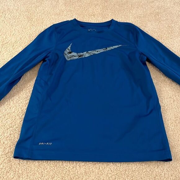 NIKE DRI-FIT SIZE MEDIUM SHIRT - Picture 1 of 9